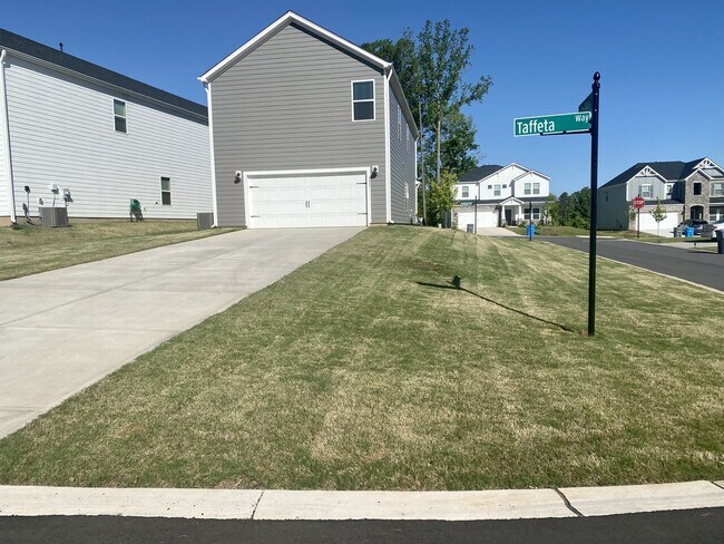 Foto del edificio - 4047 Armstrong Farm Drive