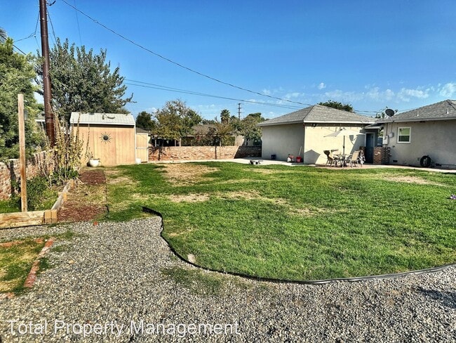 Building Photo - 2 br, 2 bath House - 140 W. Terrace Dr.