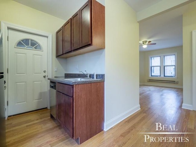 Foto del edificio - 1 bedroom in CHICAGO IL 60613
