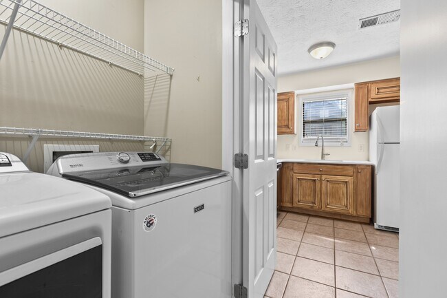Photo - 111 S Ross St (Auburn, AL) Townhome