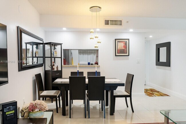 Foto del edificio - 8730 SW 133rd Avenue Rd