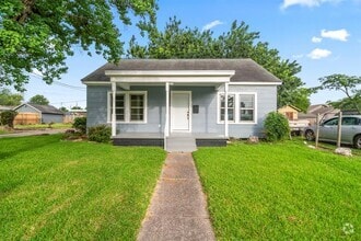 Building Photo - 1313 Elm St