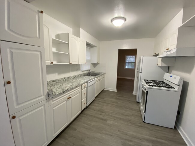 Building Photo - 211 Danhurst Rd