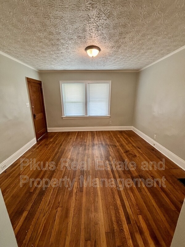 Foto del edificio - 485 Crouse St