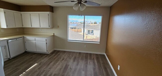 Foto del edificio - 825 Capehart Ct