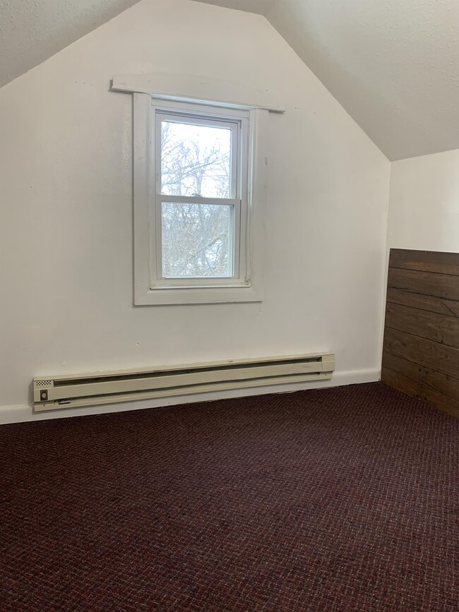 Building Photo - 2618 2nd Ave W