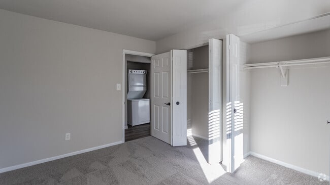 2BR,1.5BA,-1118SF - Pines of York