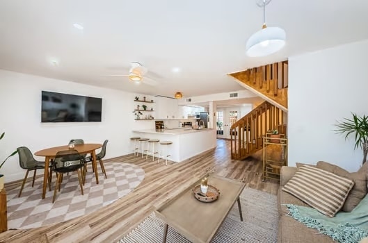 Foto del edificio - 710 Fairwood Forest Dr