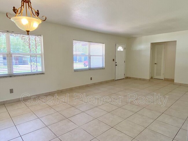 Building Photo - 7306 Kingsbury Cir