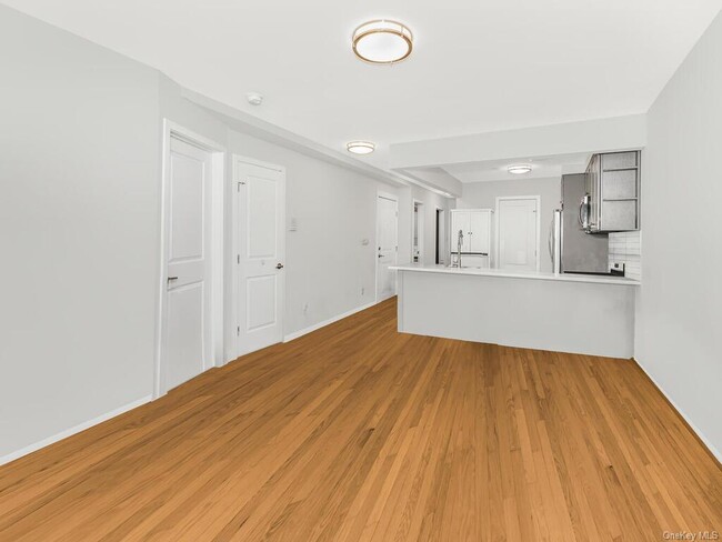 Foto del edificio - 3214 Johnson Ave