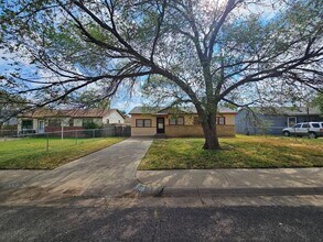 Building Photo - 5113 Bowie St