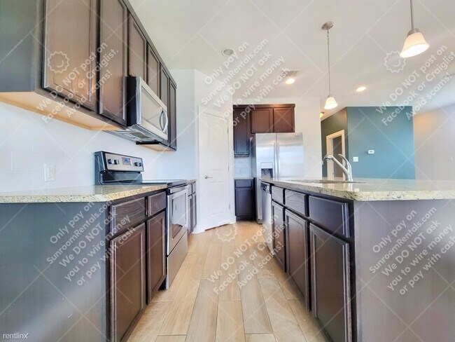 Foto del edificio - 3 br, 2.5 bath House - 521 High Tech Dr A ...
