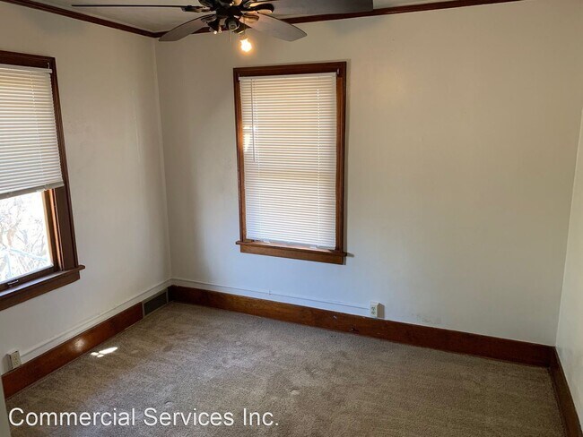 Building Photo - 3 br, 1.5 bath House - 1234 S. Oak