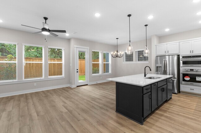 Building Photo - 16030 Mason Run Dr