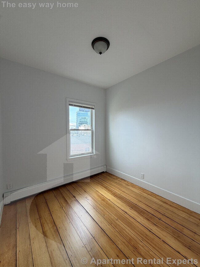 Foto del edificio - 61 Webster Ave