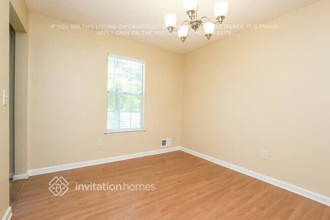 Foto del edificio - 1835 Red Rose Ln