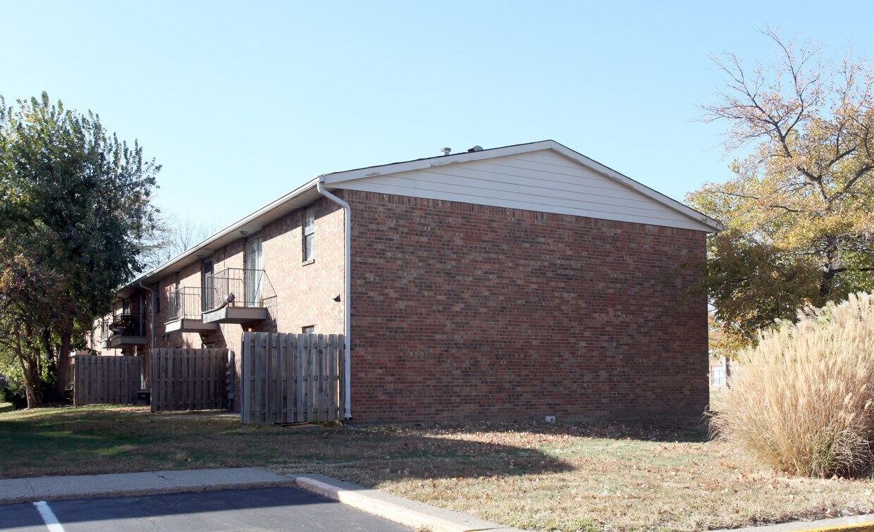 Foto del edificio - Meadowlark Apartments
