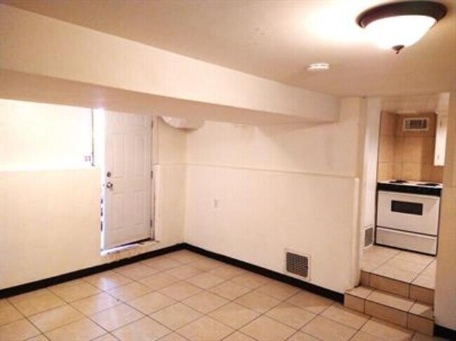 Foto del edificio - 2803 Monroe Boulevard