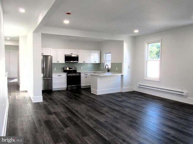 Foto del edificio - 704 Oak Ln
