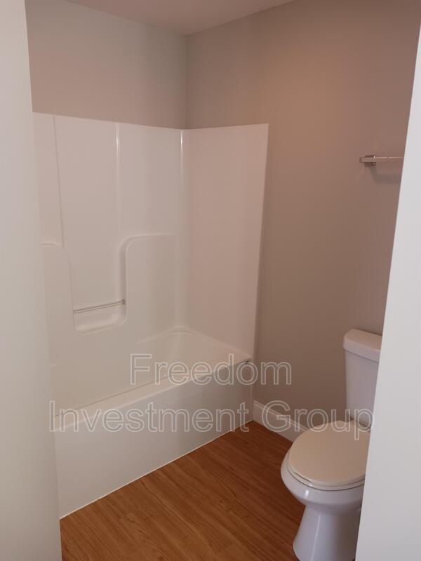 Foto del edificio - 214 Brownstone Way