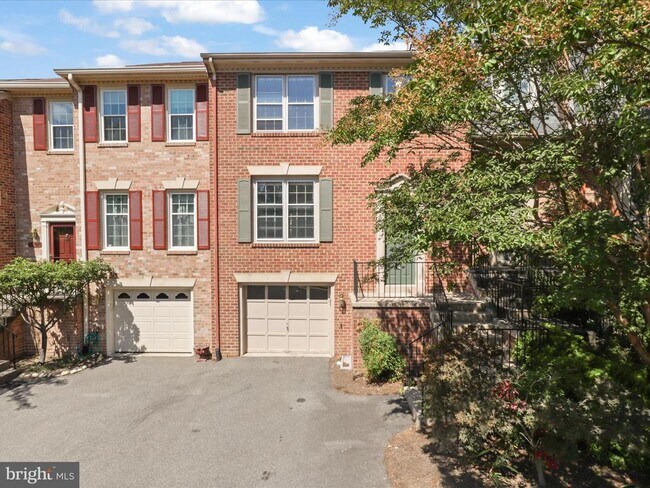 Foto del edificio - 5929 Woodfield Estates Dr
