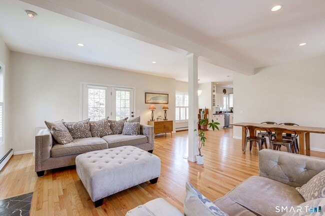 Foto del edificio - 46 Cow Hill Rd