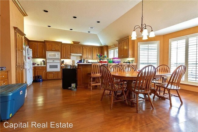Building Photo - 4 br, 3 bath House - 5209 SE 46th Street