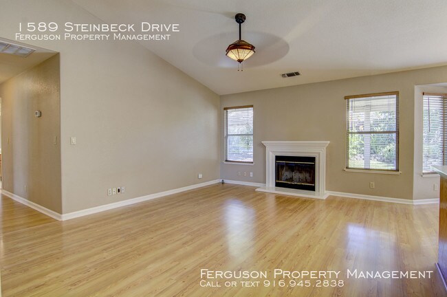 Building Photo - Rare Three Bedroom with a Three Car Garage