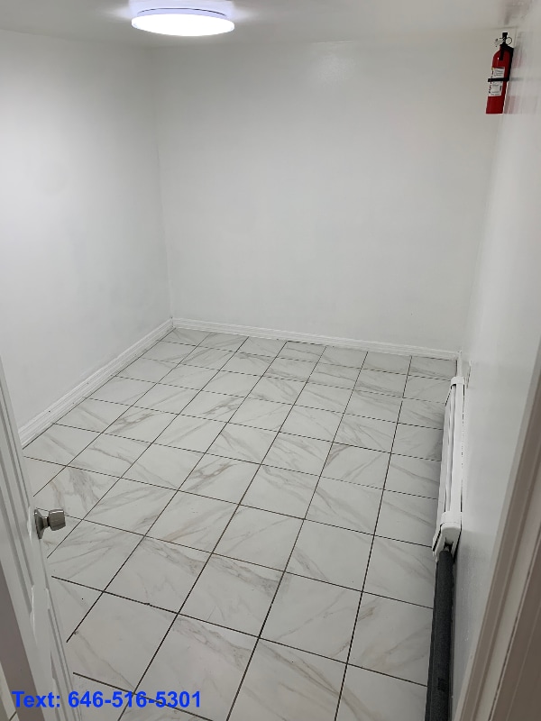 Building Photo - 447 Elton St