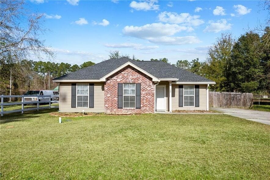 Primary Photo - 528 Jefferson Dr
