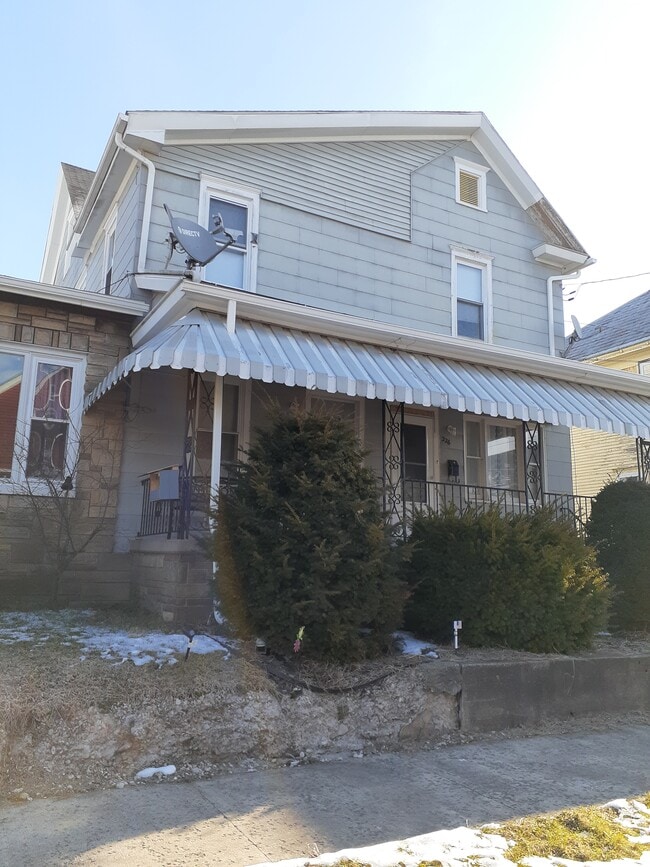 Building Photo - 224 Hughes St