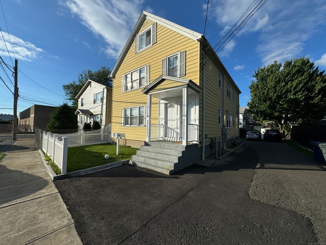 Foto principal - 232 Bennett St