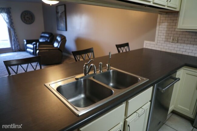 Building Photo - 2 br, 1.5 bath Condo - 24 Chisholm Creek Dr