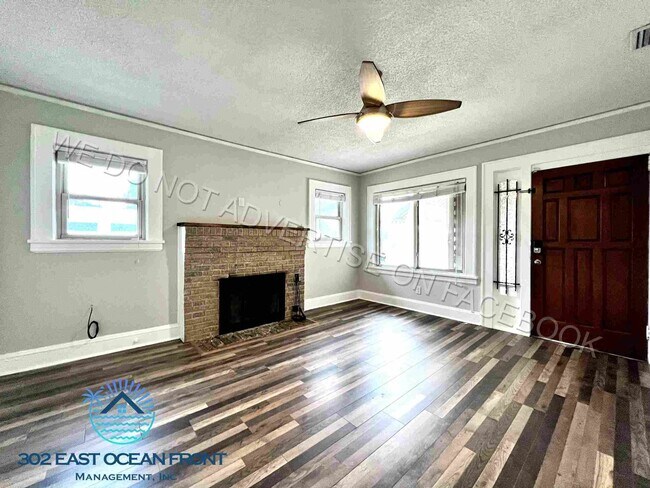 Foto del edificio - Beautiful 3 bedroom / 2 bathroom home now available in Brentwood!