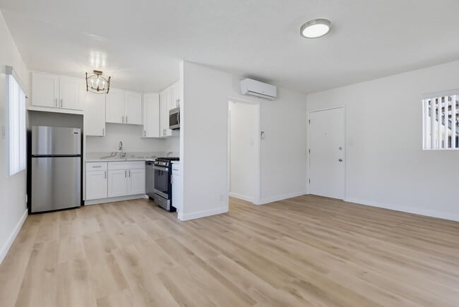 Interior Photo - 3636 W Imperial Hwy