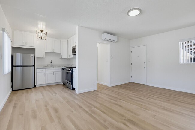 Interior Photo - 3636 W Imperial Hwy