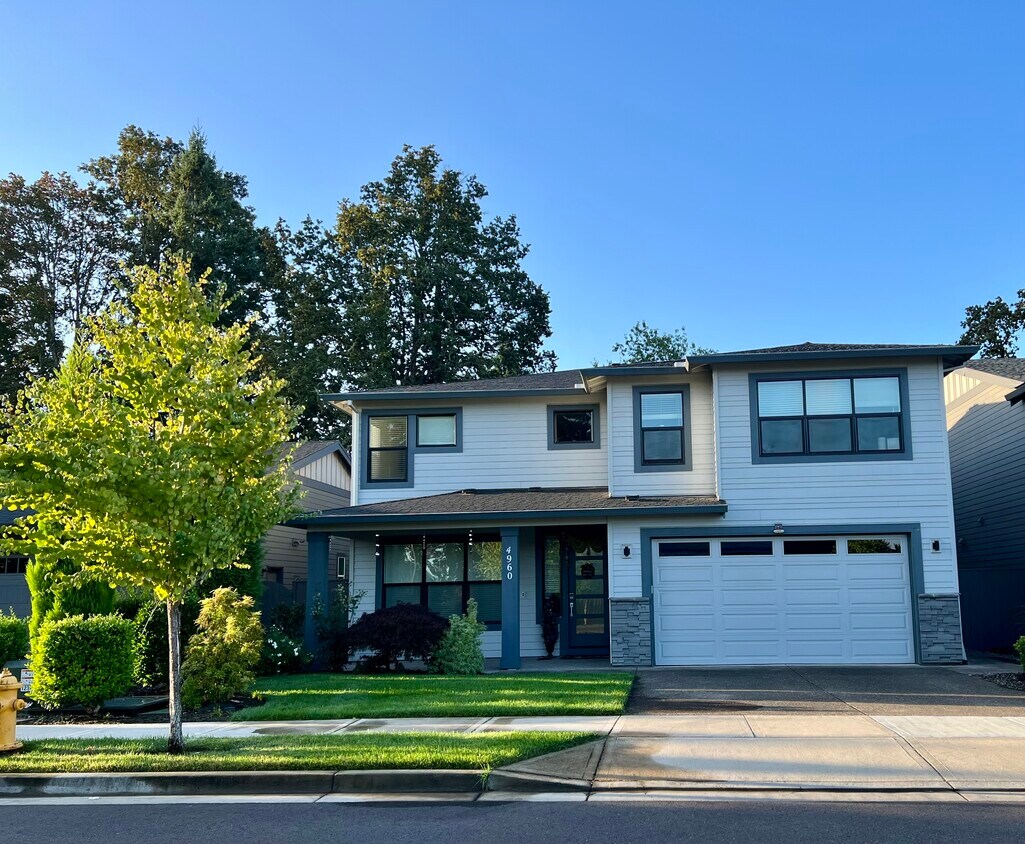 Foto principal - 4960 SE Oakhurst St