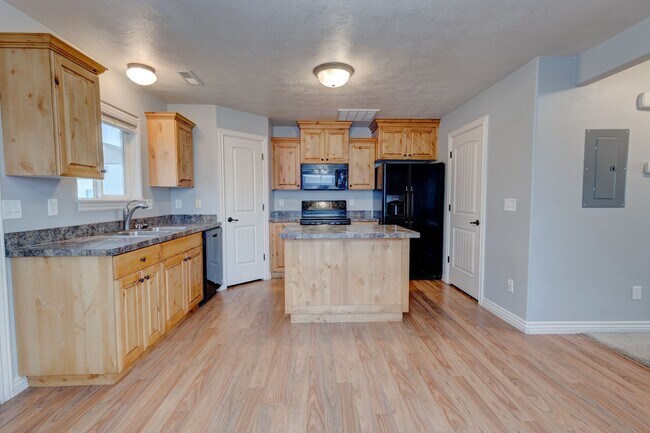 Foto del edificio - 461 Countryside Ave