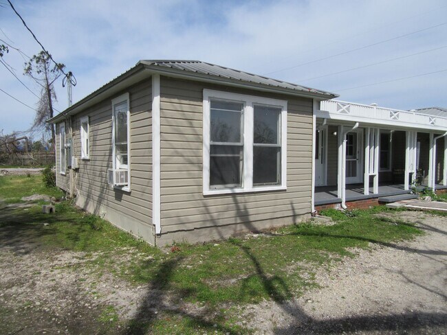 Foto del edificio - 708 S Hwy 22 A