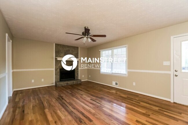 Building Photo - 3 Bedroom Pet-Friendly Home in Dallas, GA with Main Street Renewal