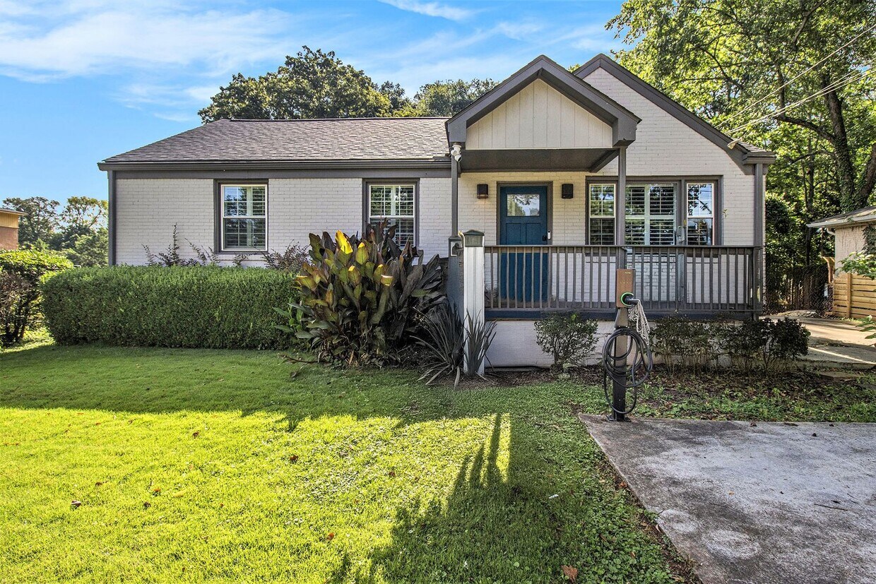 Foto principal - Fully Renovated Smart Home | EV Ready | Au...