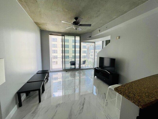 Foto del edificio - 155 S Court Ave
