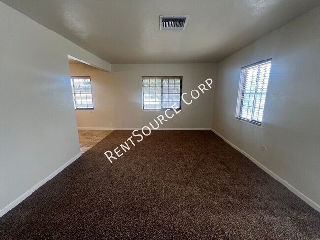 Foto del edificio - 36854 Hayward Ave