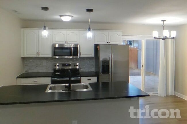 Foto del edificio - 4249 Deerfield Hills Rd