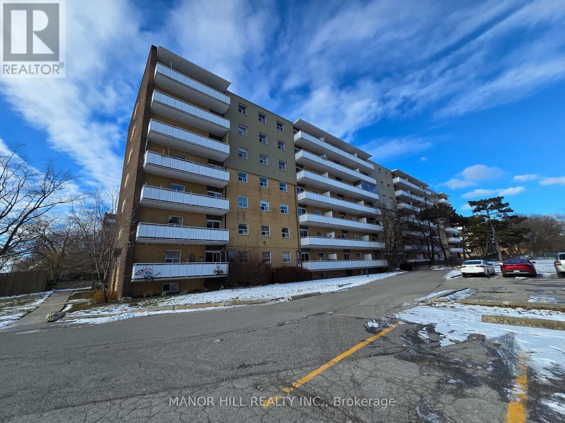 Primary Photo - 230-230 Lake Promenade