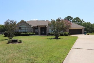 Building Photo - 7950 Riviera Ct