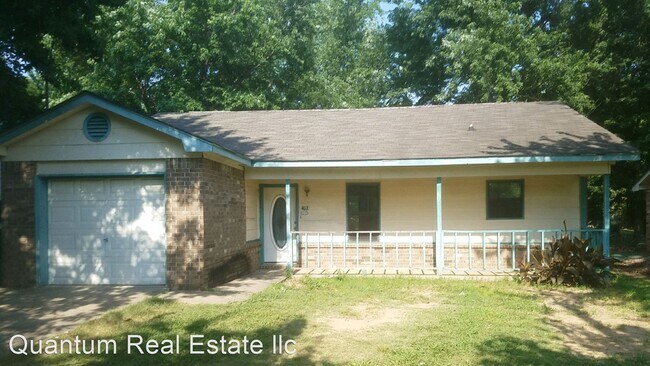 Building Photo - 3 br, 1 bath House - 402 PLUM STREET