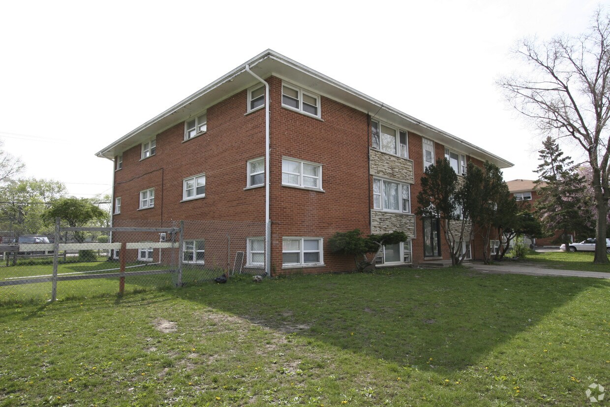 Building Photo - 555 N Valerie Ln
