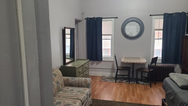 Foto del edificio - 2344 Prospect Ave E