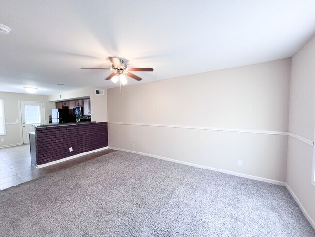 Foto del edificio - 2 Bedroom 1.5 Bath Townhome